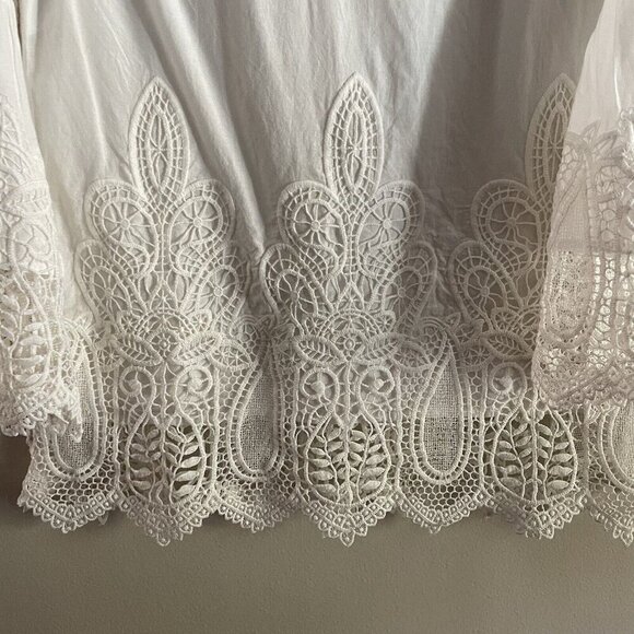 Chicos Sz 0 US 4/6 White Cotton V-Neck Bell Sleeves Embroidered Lace Cutout Top - Picture 3 of 10